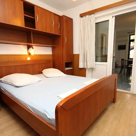 And With Parking Space - 9128 Pensionat Makarska