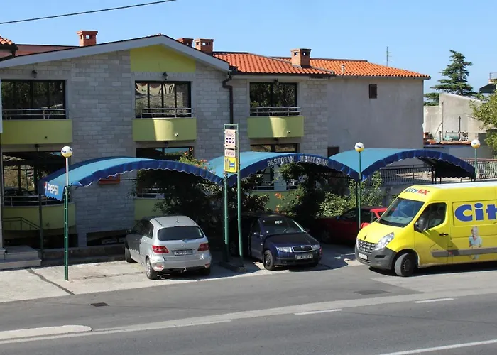 Casa de hóspedes And With Parking Space - 9128