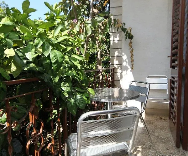And With Parking Space - 9128 Casa de hóspedes 3*