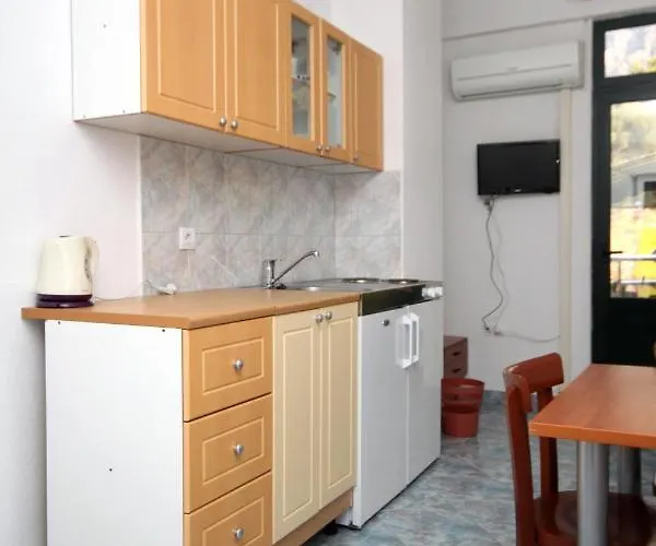 Penzion And With Parking Space - 9128 3*